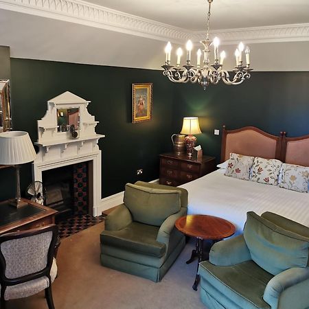 Waterford Castle Hotel & Golf Resort Ballinakill  Habitación foto